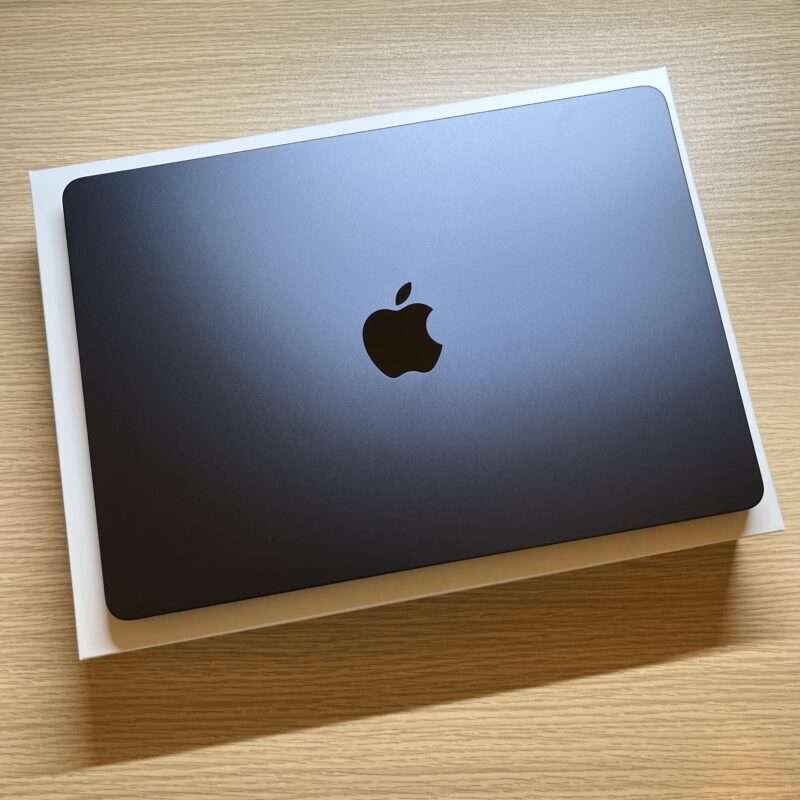 Macbook Air M2 レビュー｜美しい新色ミッドナイトカラーが超おすすめ