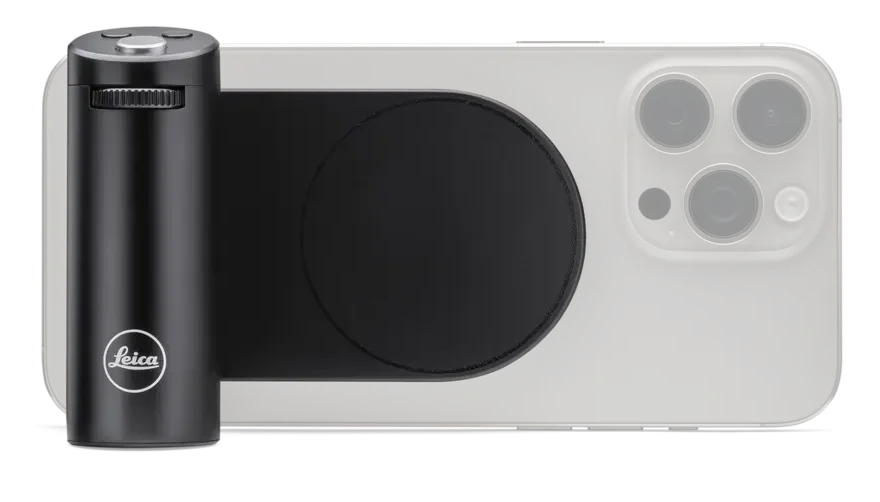 iPhone専用Leicaカメラグリップ登場！機械式2段シャッターボタン