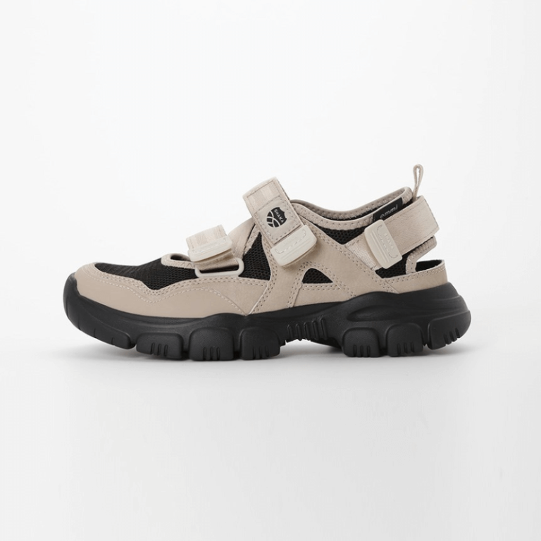 4月26日発売【emmi x SHAKA OTTER TRAIL AT】夏のコーデにモード感を