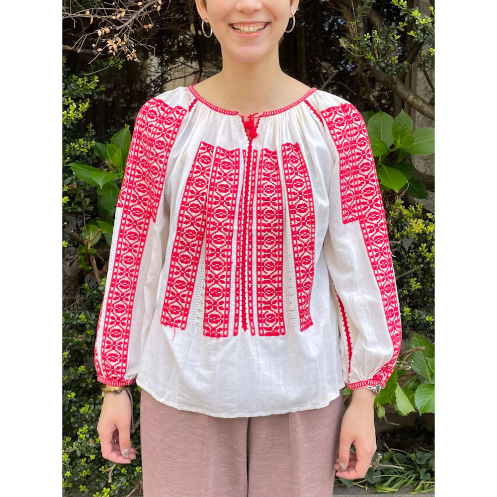 vintage 赤 ルーマニア刺繍 ブラウス - 名古屋 Snap Magazine | スナマグ