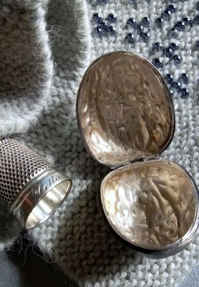 銀の胡桃 ☆スターリングシルバー 可愛らしいくるみの形 シンブル