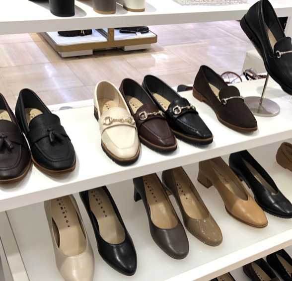 婦人靴売場のスナップ | 大阪タカシマヤ | タカシマヤスナップ