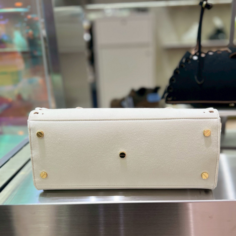 婦人靴売場のスナップ | 大阪タカシマヤ | タカシマヤスナップ