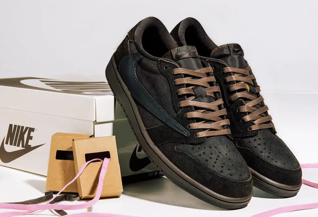 Travis Scott x Nike Air Jordan 1 Low OG “Velvet Brown” [Release