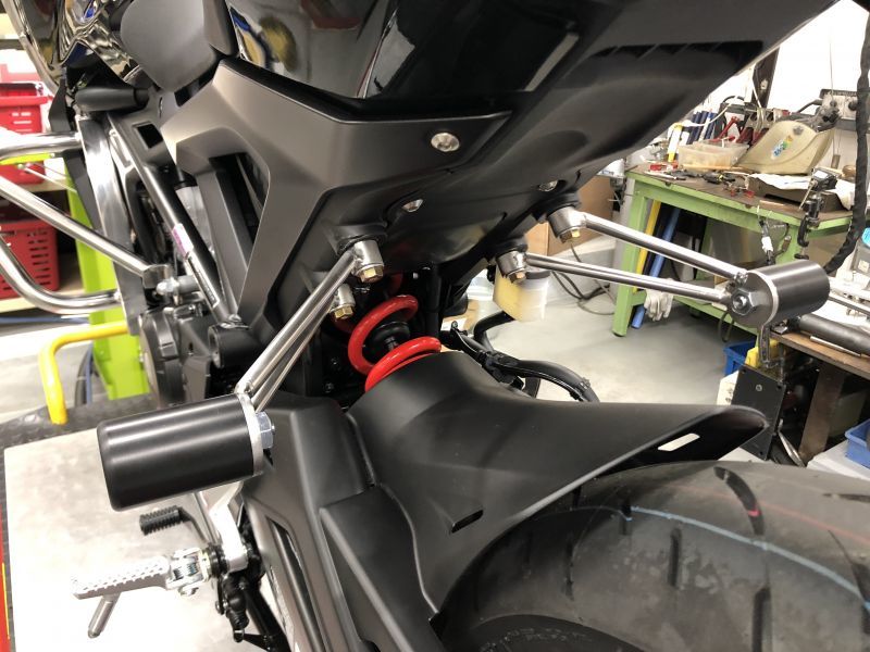 CB125R「JC79]用リヤスライダー - SSBファクトリー