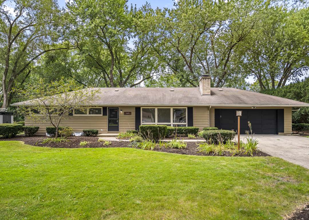 7s174 Wild Cherry Rd, Naperville, IL 60540 | Redfin
