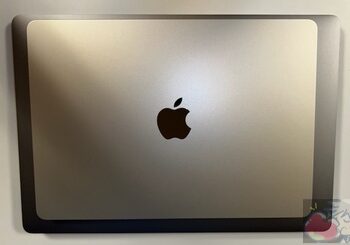 M2 MacBook Airのレビューを14名分集めてわかった100のこと | Apple