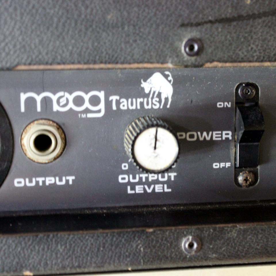 Moog TAURUS1 伝説の足鍵盤シンセサイザー タウラス ペダルシンセ