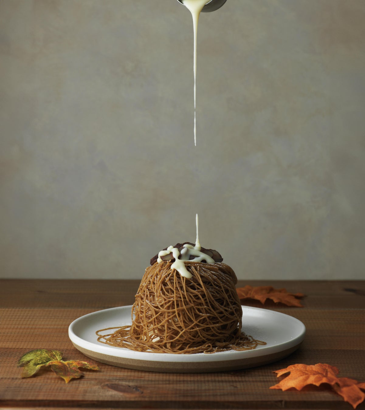 賞味期限10分!？ルタオ本店、秋の新作スイーツ「ふわほろモンブラン