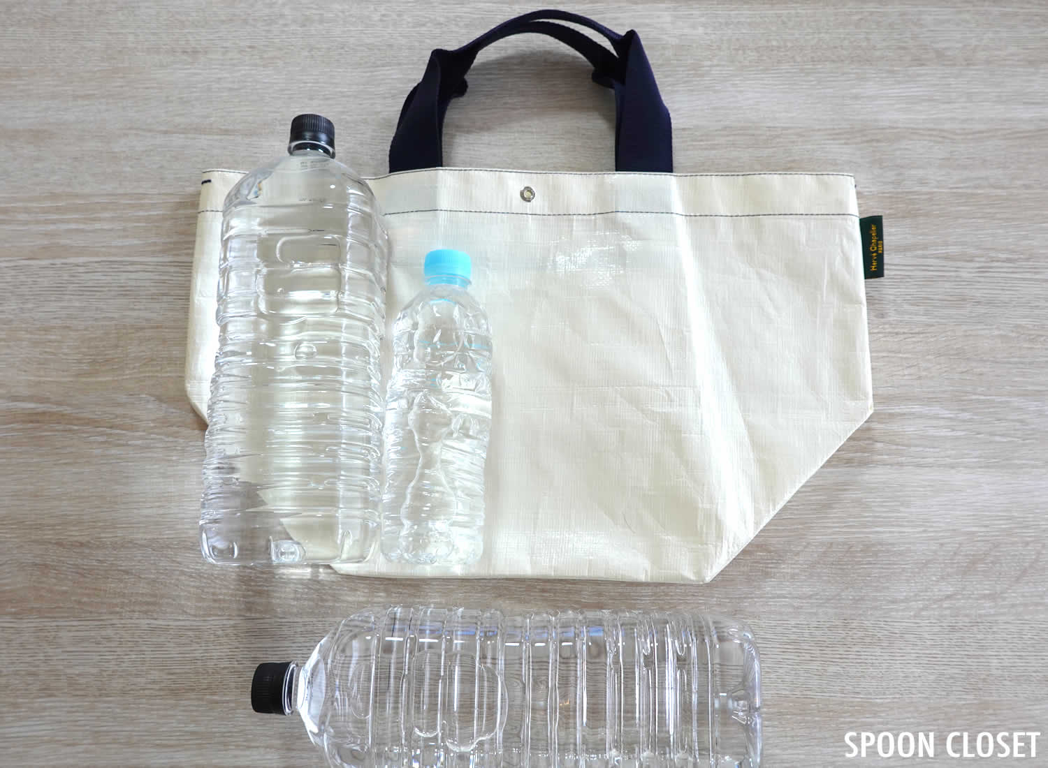 サイズ感と収納例。エルベシャプリエの725PP・マルシェバッグ舟型L