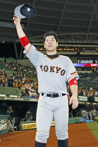 移籍1年目の炭谷銀仁朗が感じた「パの投手と巨人の若手の違い」 | web