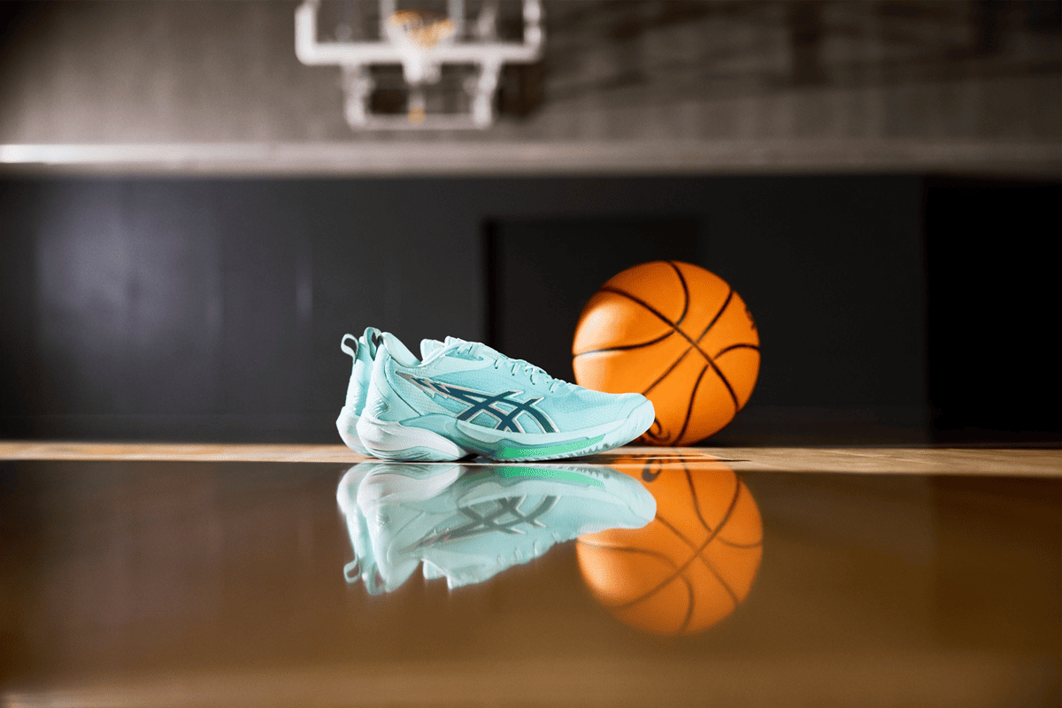 アシックスが河村勇輝選手と共同開発したシューズ「SWIFTACE YUKI