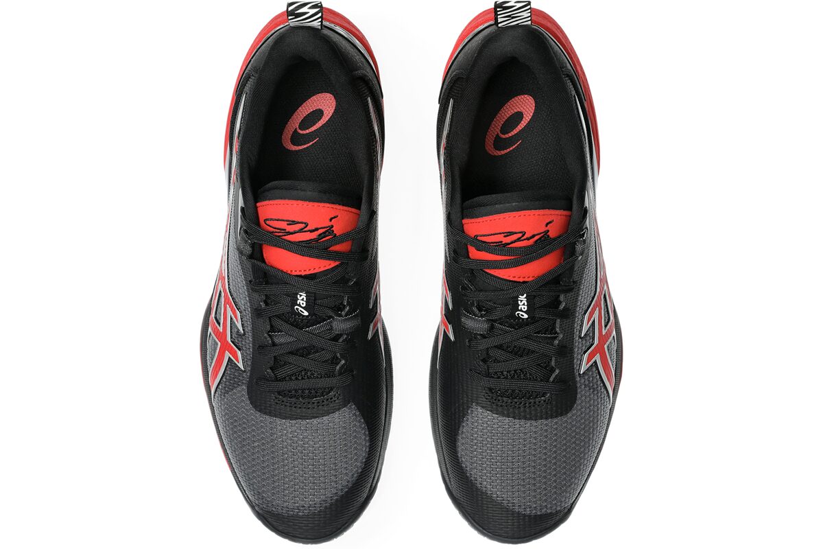 アシックスが河村勇輝選手と共同開発したシューズ「SWIFTACE YUKI