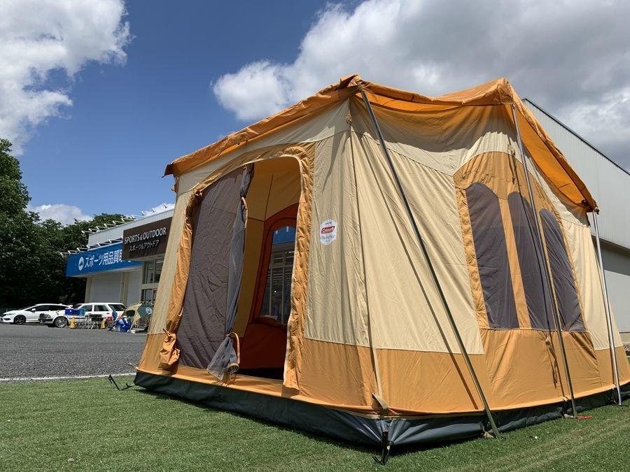 お城のような個性派オレンジテント！コールマンのビラデルマー