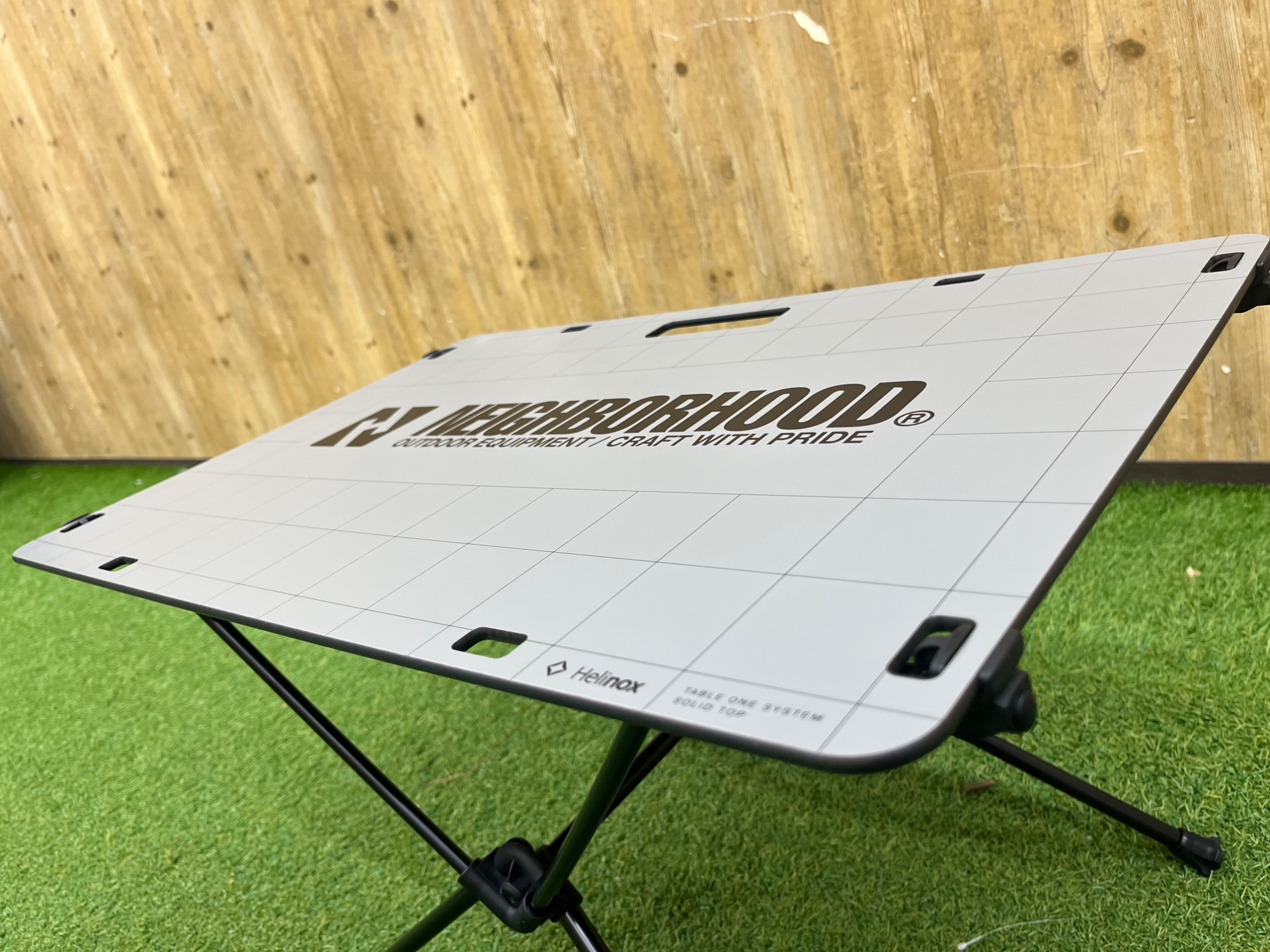 ネイバーフッドファン必見！ヘリノックスコラボのテーブルワンが入荷