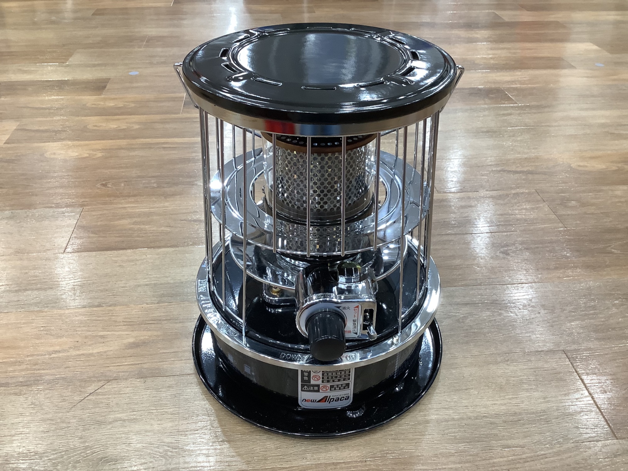 大人気トヨトミ レインボーストーブ・ニューアルパカ石油ストーブご