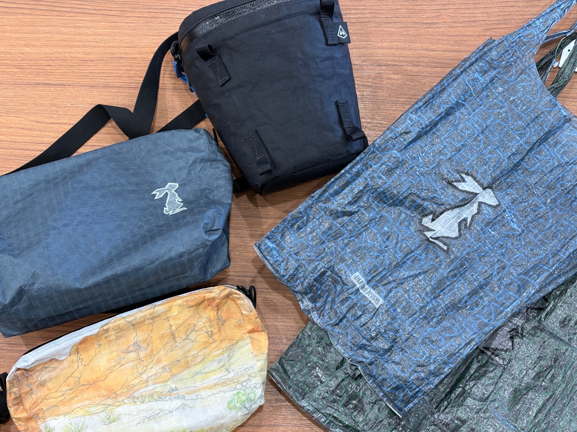 新入荷】HIGH TAIL DESIGNSのショッピングバッグやファニーパックなど