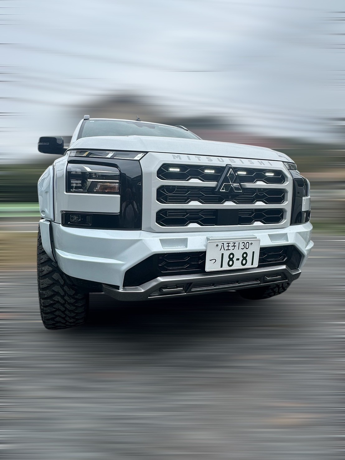 MITSUBISHI TRITON(LC2T)専用 三菱トライトングリルマーカーキット