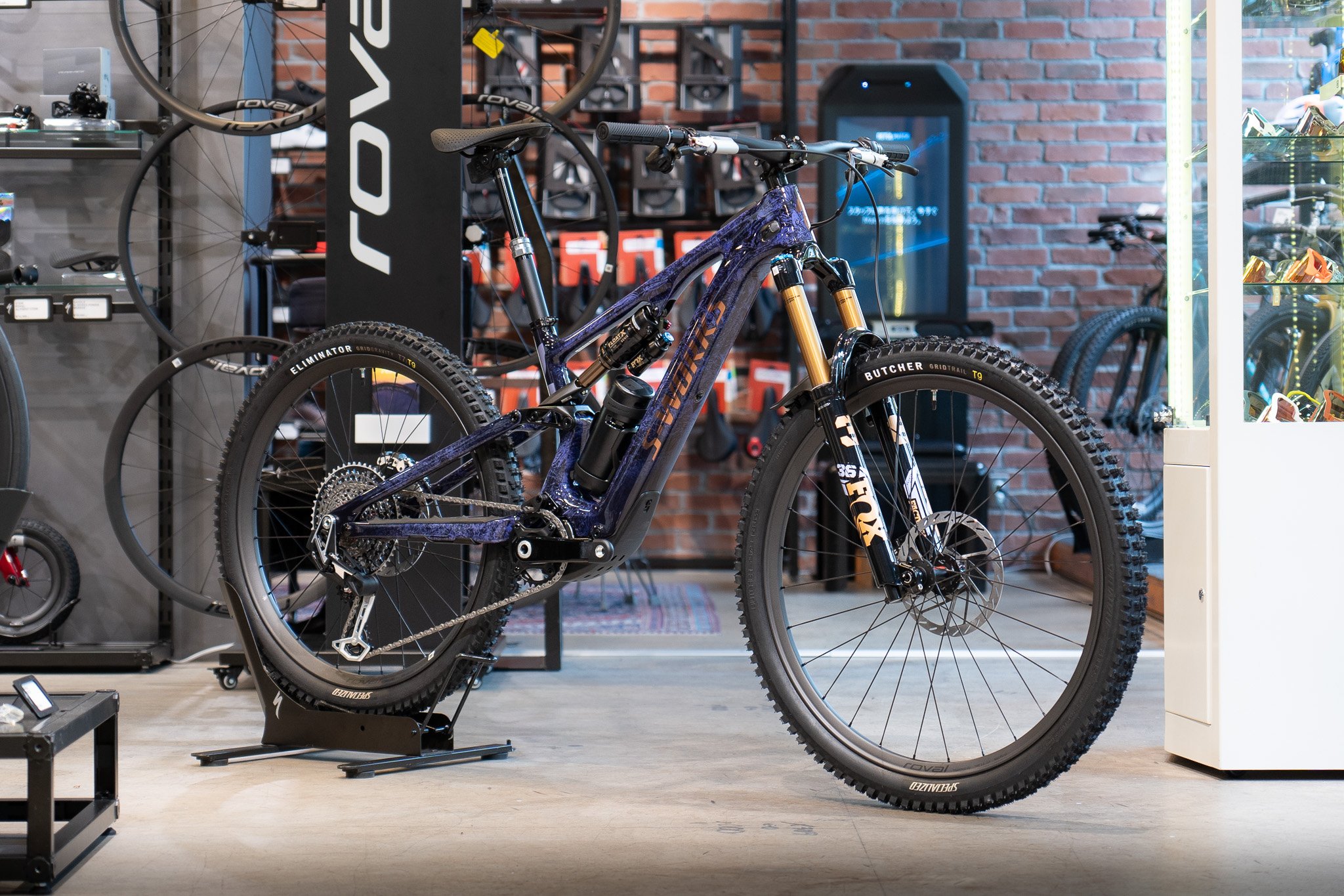 革新的なGenieショックを搭載したS-Works Levo SL 2025年モデルが新