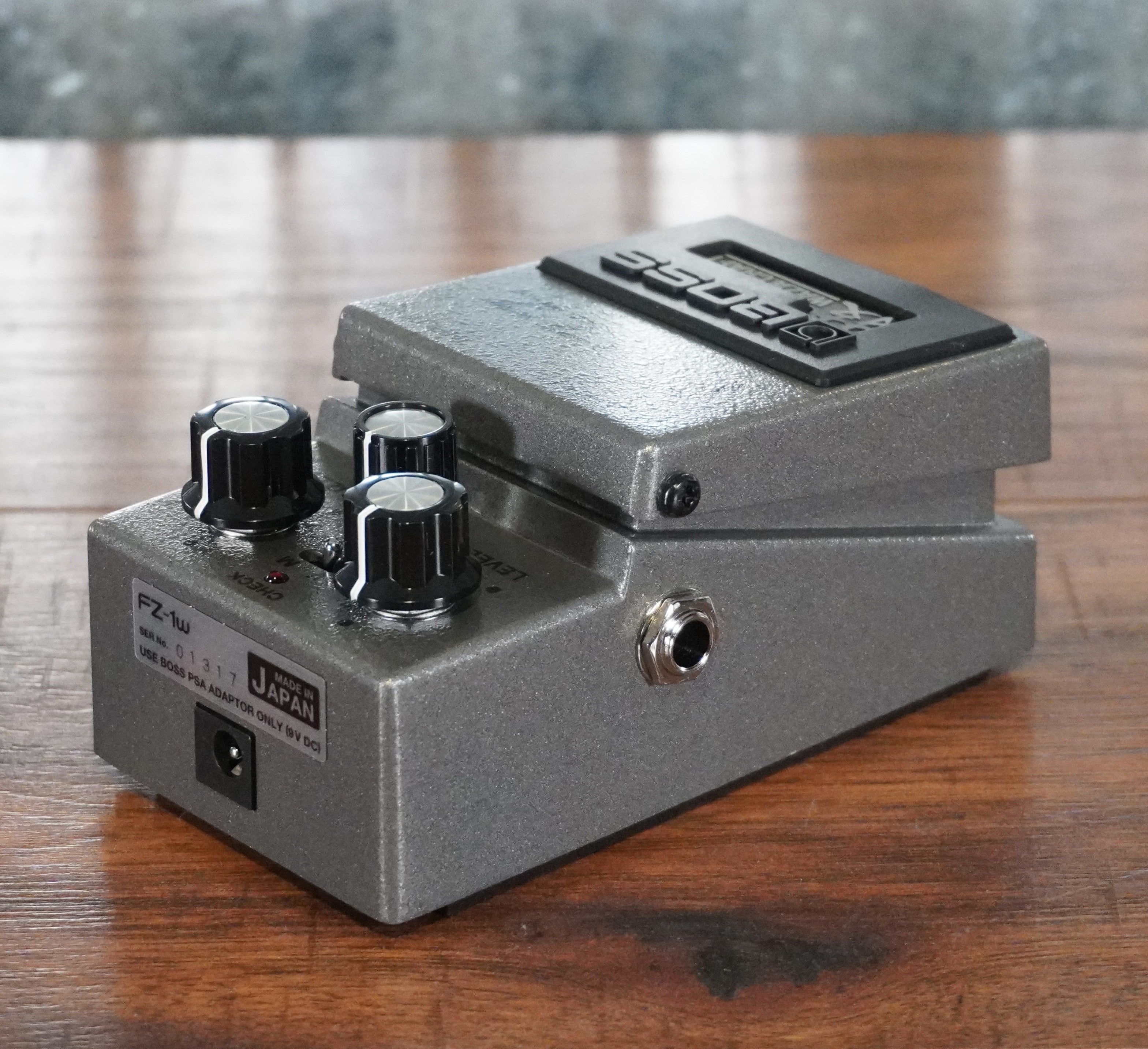 Boss FZ-1W Waza Craft Fuzz Guitar Effect Pedal – Specialty Traders