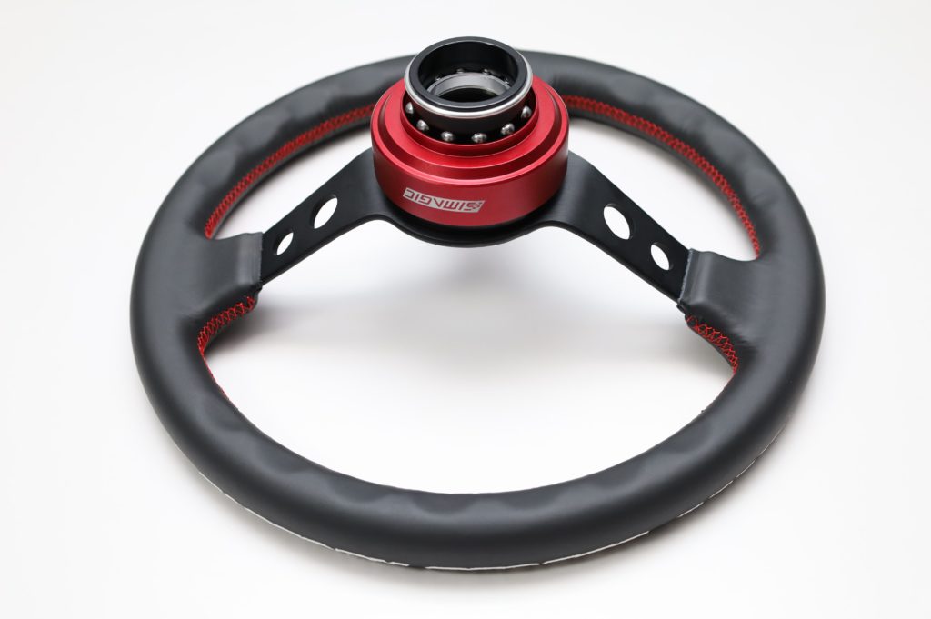 ステアリングホイール「GAYA FACTORY STREET JUNKIE」を使ってみる