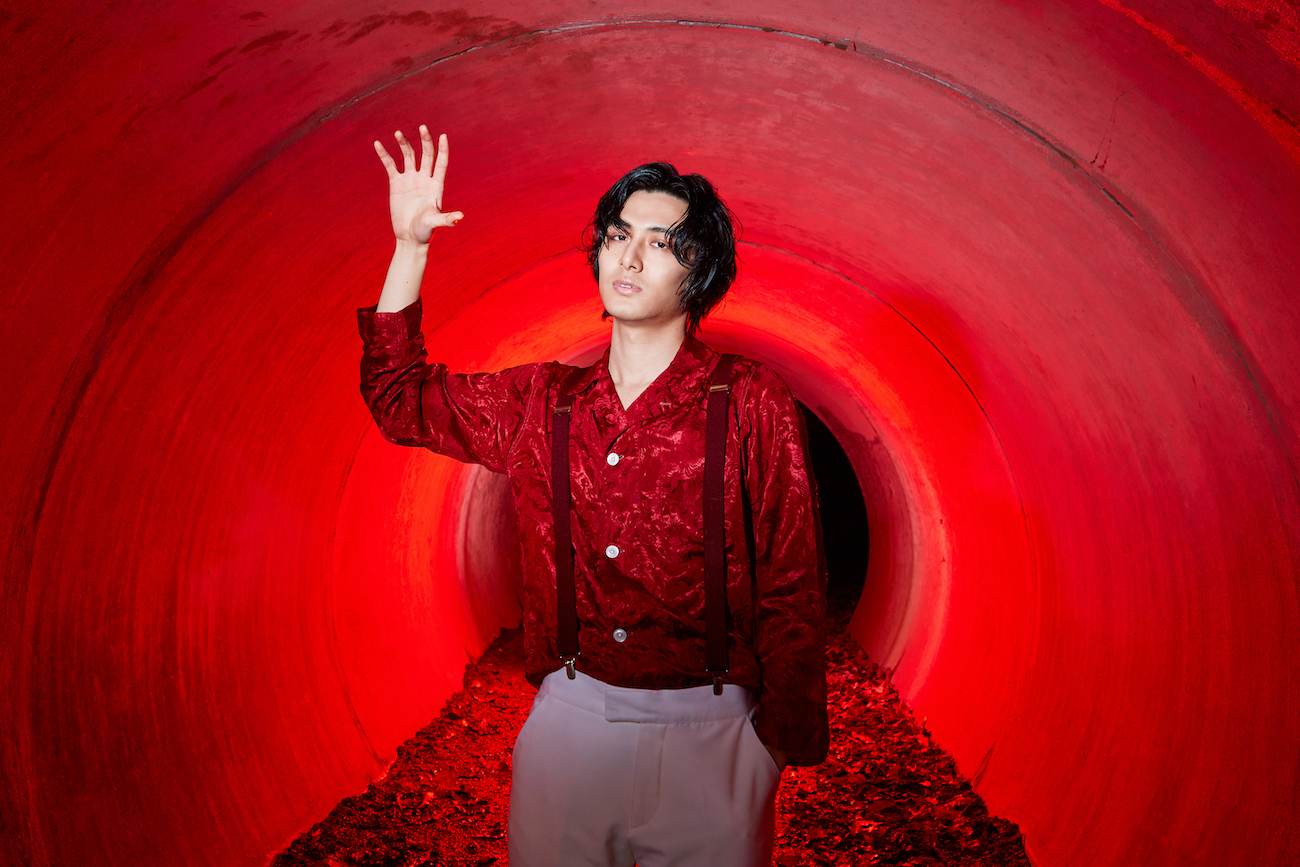 藤井 風、2ndアルバム『LOVE ALL SERVE ALL』のジャケット写真＆収録