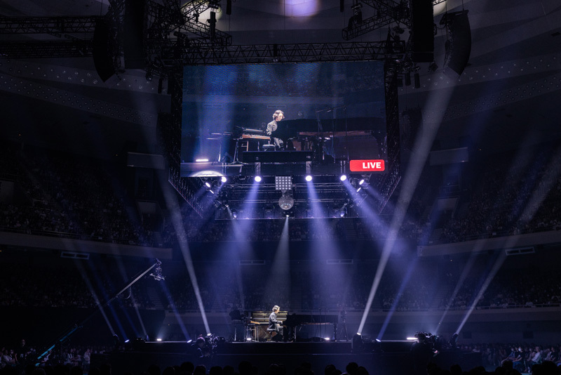 角野隼斗、自身初の日本武道館単独公演で13000人の観客を魅了！ 20代