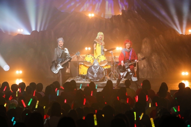 超歌劇(ウルトラミュージカル)『幕末Rock』最新公演「絶叫！熱狂！雷舞