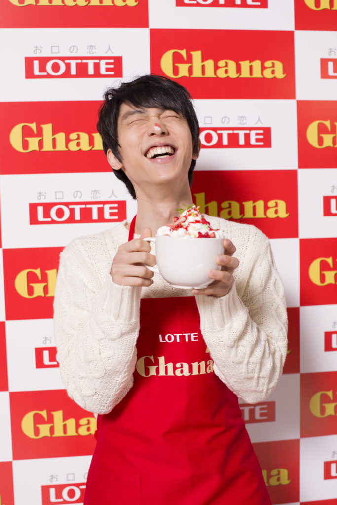 メイキング写真多数】羽生結弦、『ホットガーナ』新CMで“昔の自分”と