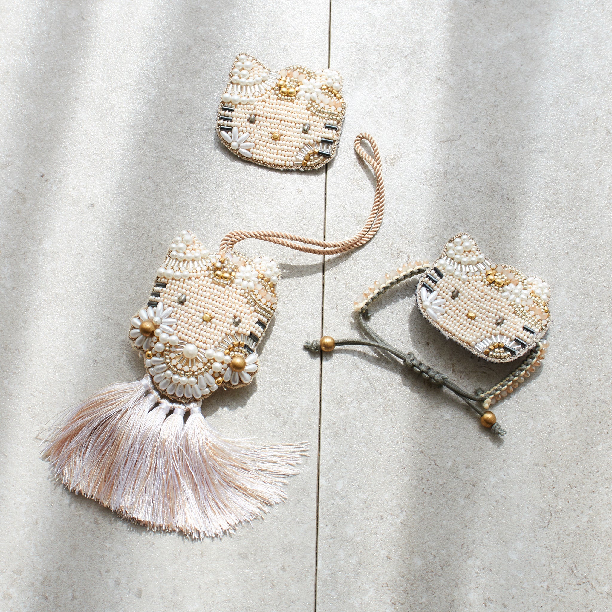 ハローキティ ビーズ刺繍ブレスレット – MAYGLOBE