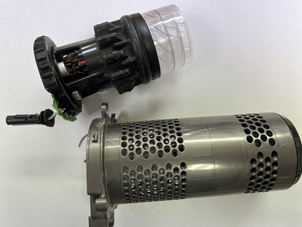 分解洗浄】 Dyson v11 (sv14) 本体のみ 動作品 f46 ダイソン掃除機 V11