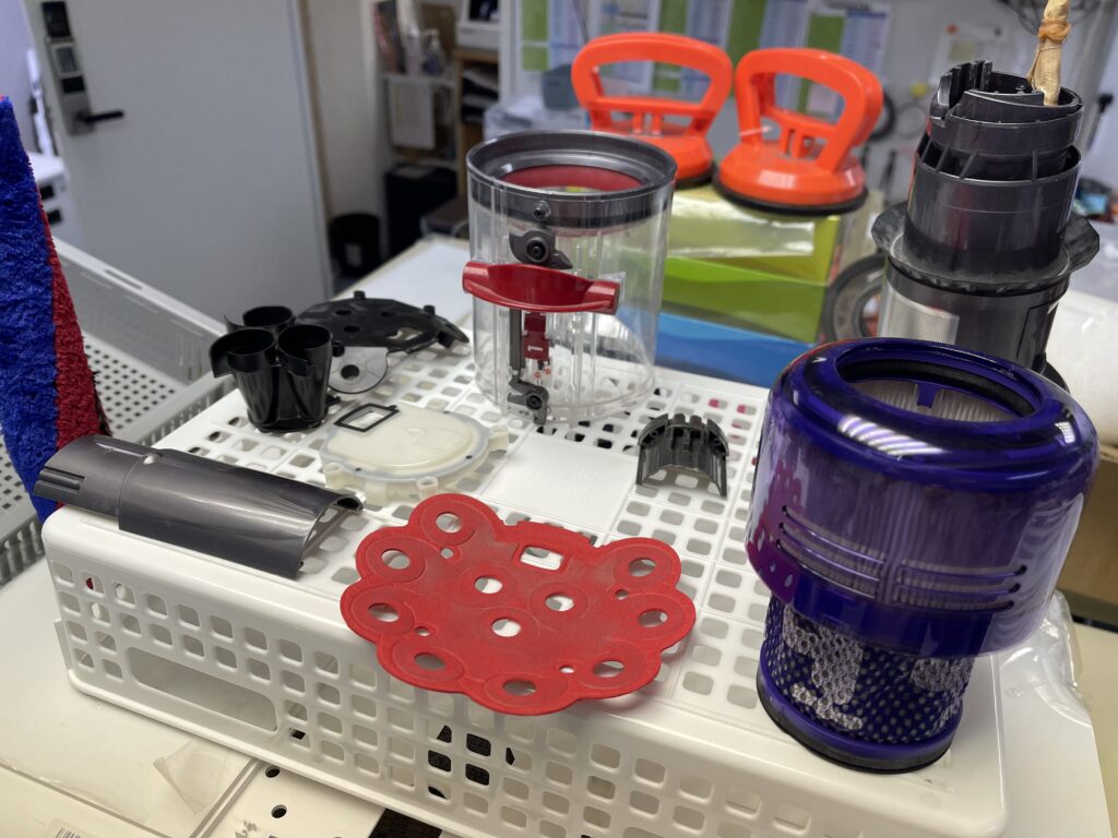 ダイソン】SV18分解クリーニング 修理事例No.12 スイープマスター公式