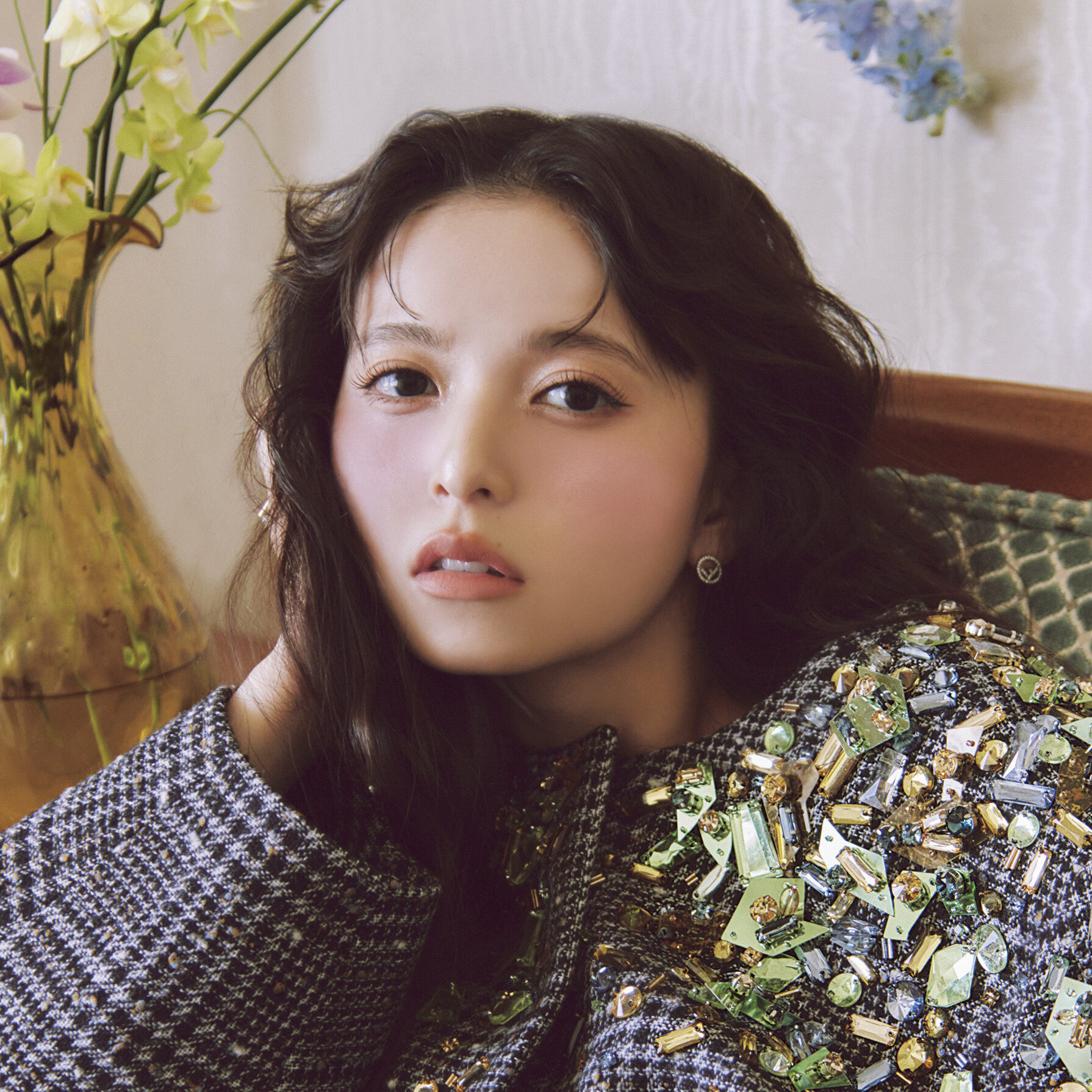 齋藤飛鳥】上品と遊び心で魅了する「フェンディ」を纏う。 | sweet web