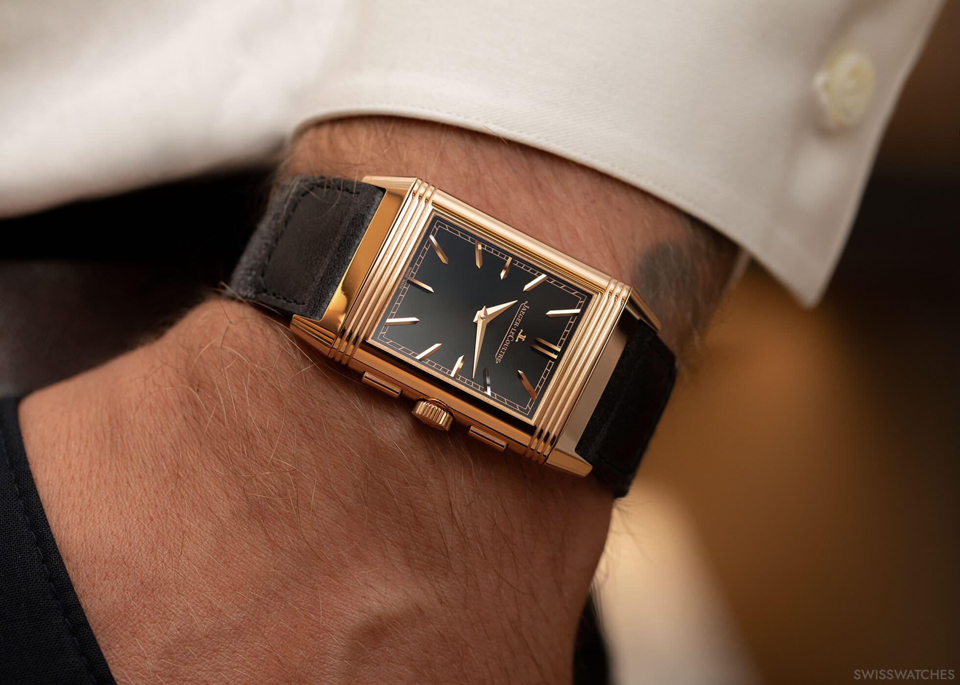 A Horological Wonderland: Jaeger-LeCoultre's Reverso Travelling