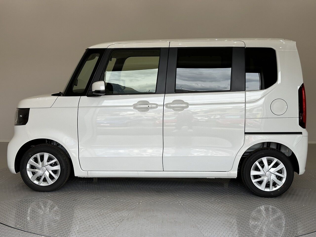 N-BOX ベース プラチナホワイト・パールの在庫情報 | サコダ車輌グループ