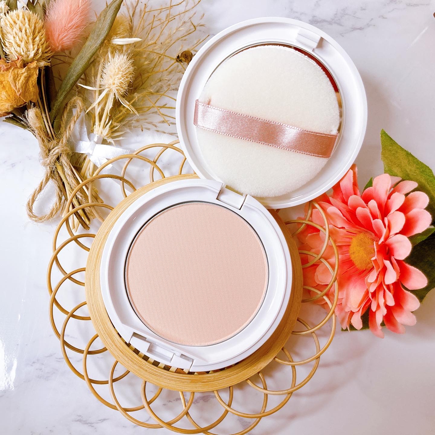 美容液ファンデの艶感／マキアレイベル』by メグ : MACCHIA LABEL