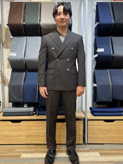 クラシカルなブラウングレンチェック・ダブルスーツ-セントシティ小倉