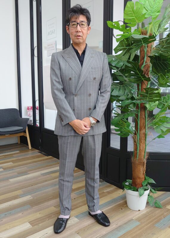 ライトグレーストライプのダブルスーツ-富山店スーツコレクション