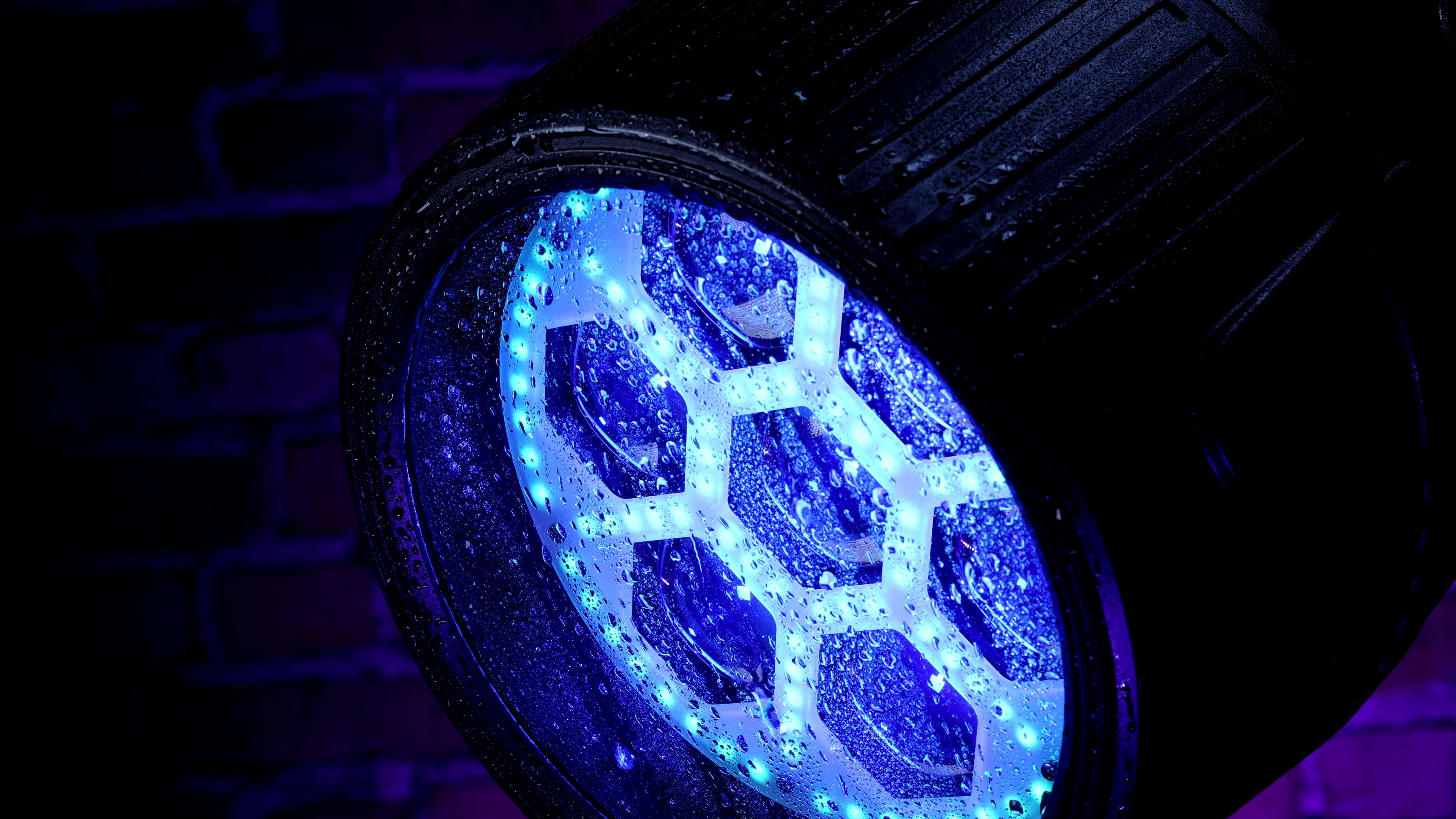 Motif Settelenti RGBA IP65-rated LED Wash w/ Zoom + FX by Blizzard