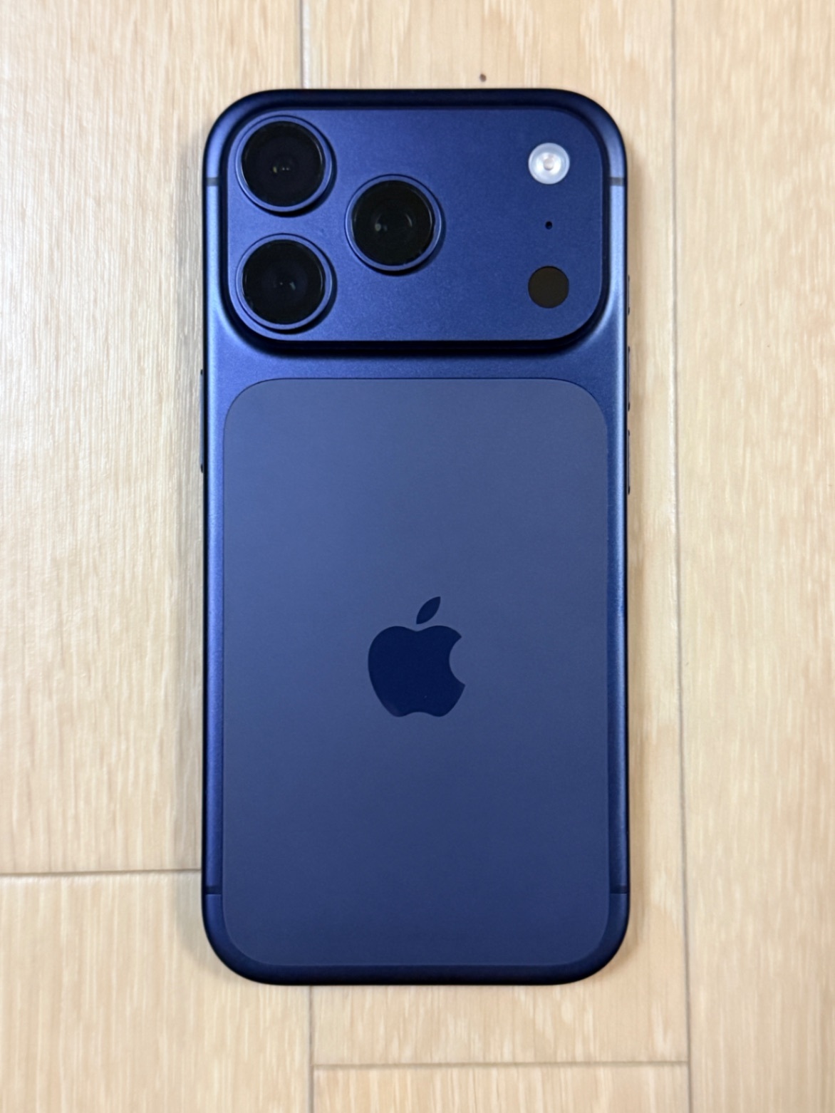 apple iPhone 17 Pro 256GB blue ディープブルー わずかに傷あり｜リベ