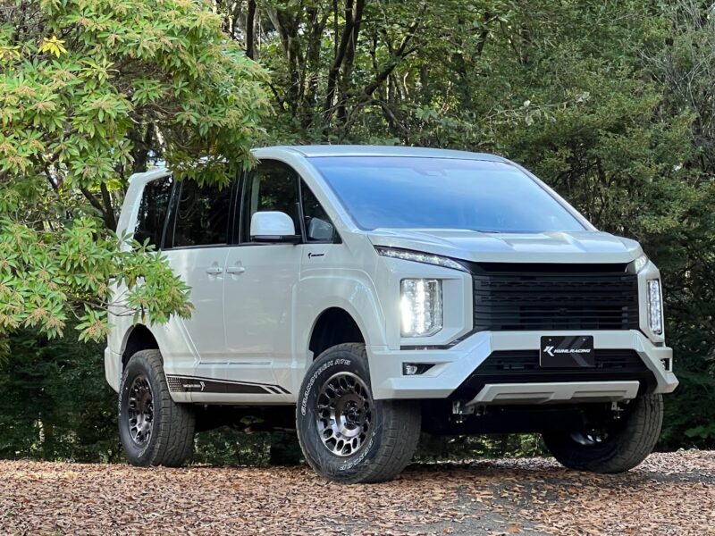 デリカD:5をカスタムするなら】4インチリフトアップで愛車を圧倒的存在