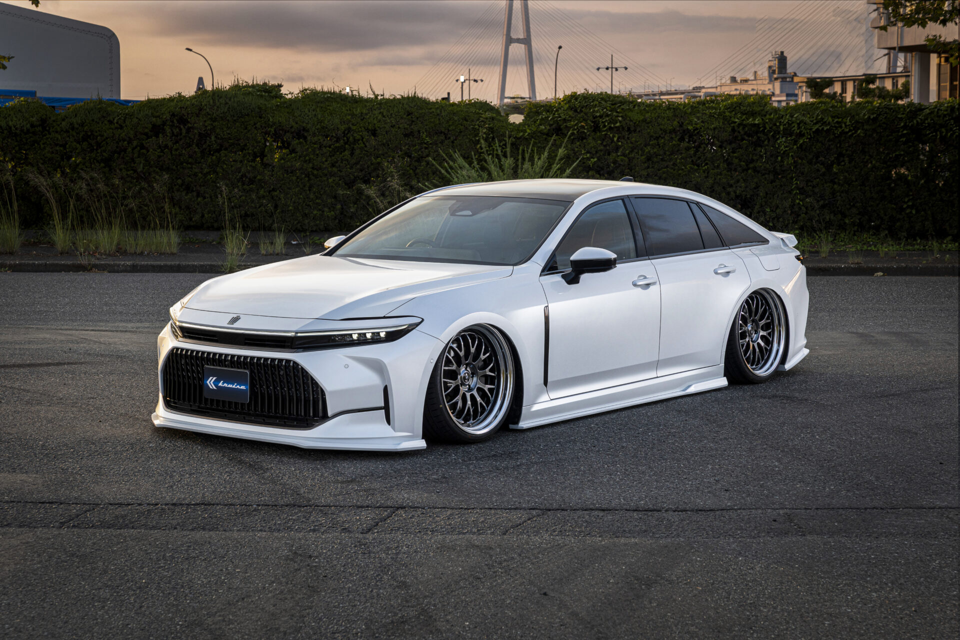 KRUISE KR-SH32RR CROWN SEDAN ｜ KUHL(クール)