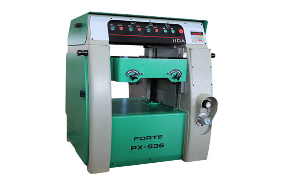 自動一面かんな盤 ｜全ての製品｜飯田工業株式会社