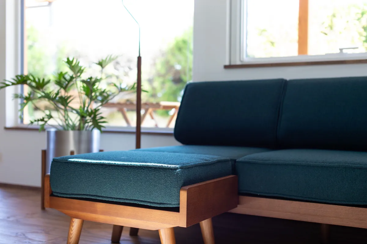 unicoのダイニングセット、ソファ、そしてラグをセレクト