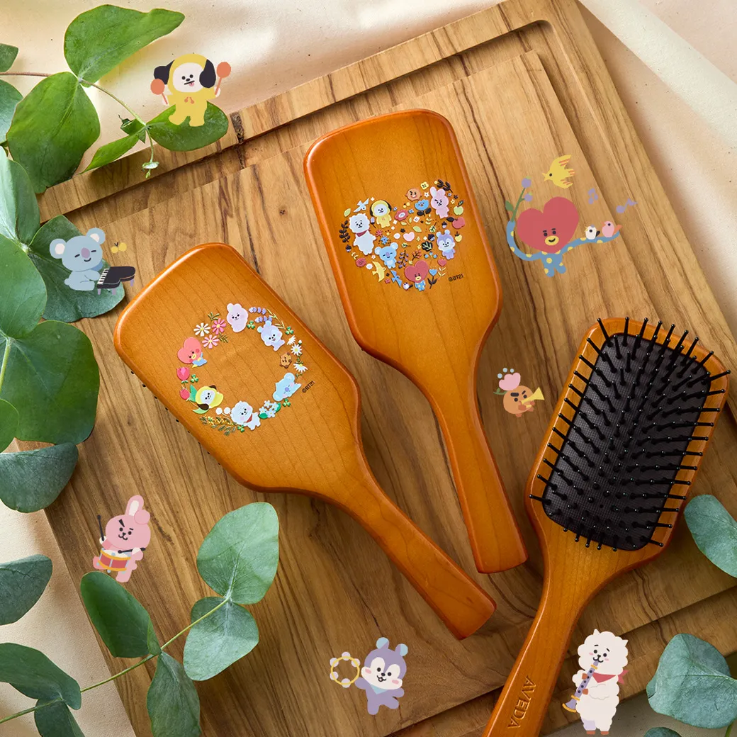 アヴェダ ミニパドルブラシBT21デザイン LINE GIFTで限定発売