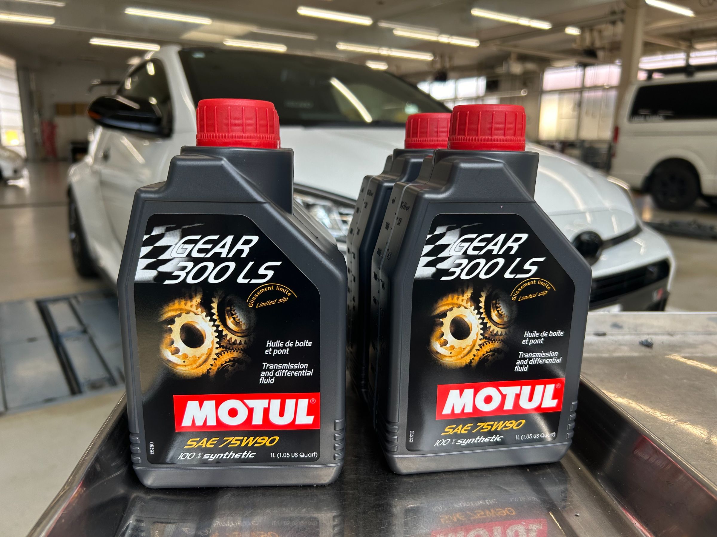 MOTUL(モチュール) GEAR 300 LS (ギア 300 LS) 75W90 105778