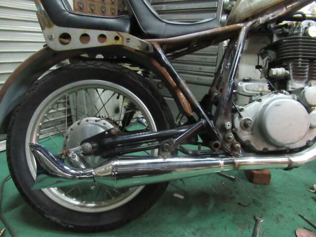 SR400/500 スリップオン メガホンフィッシュテールマフラー / 2％er