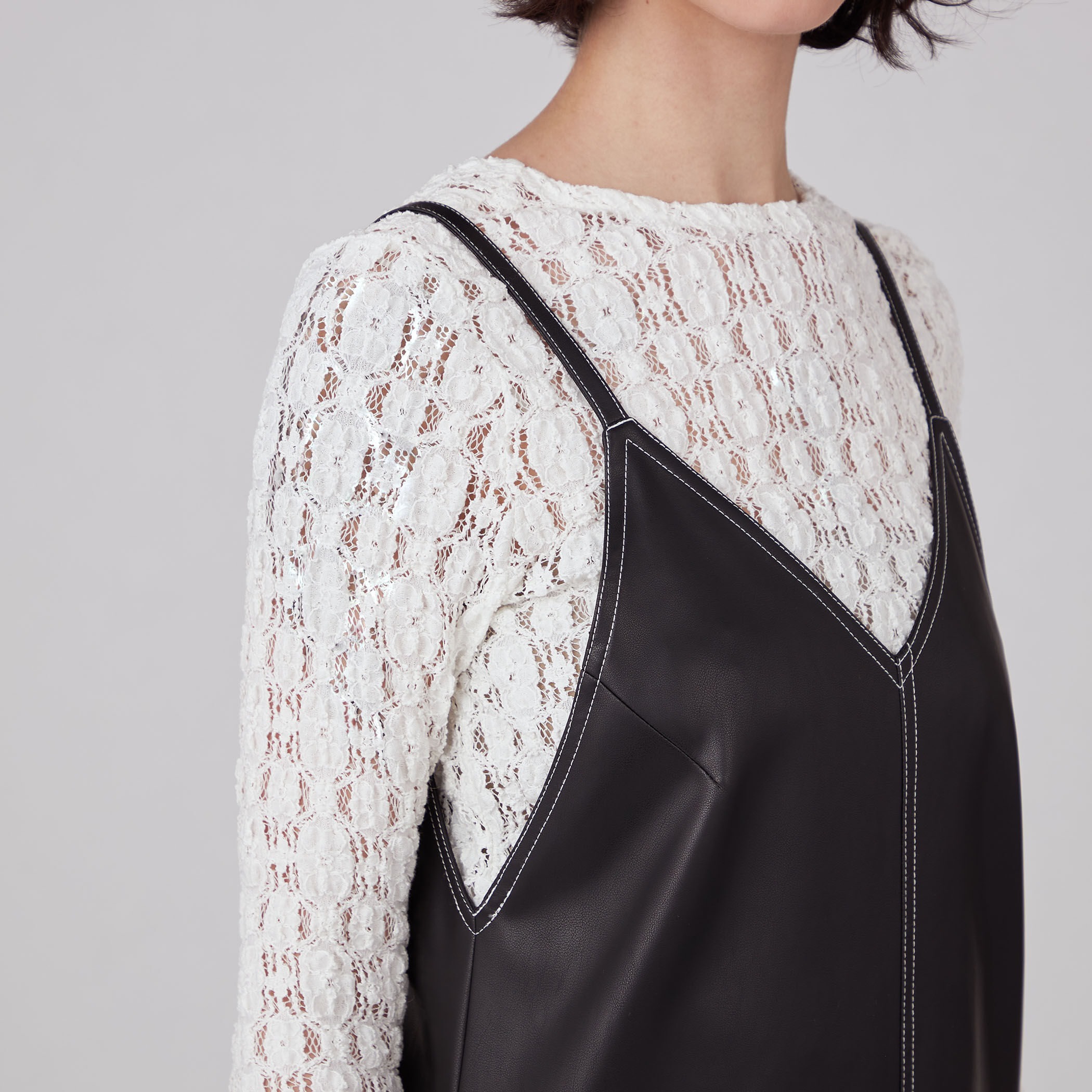 レザーライク キャソールワンピース｜トゥモローランド 公式通販