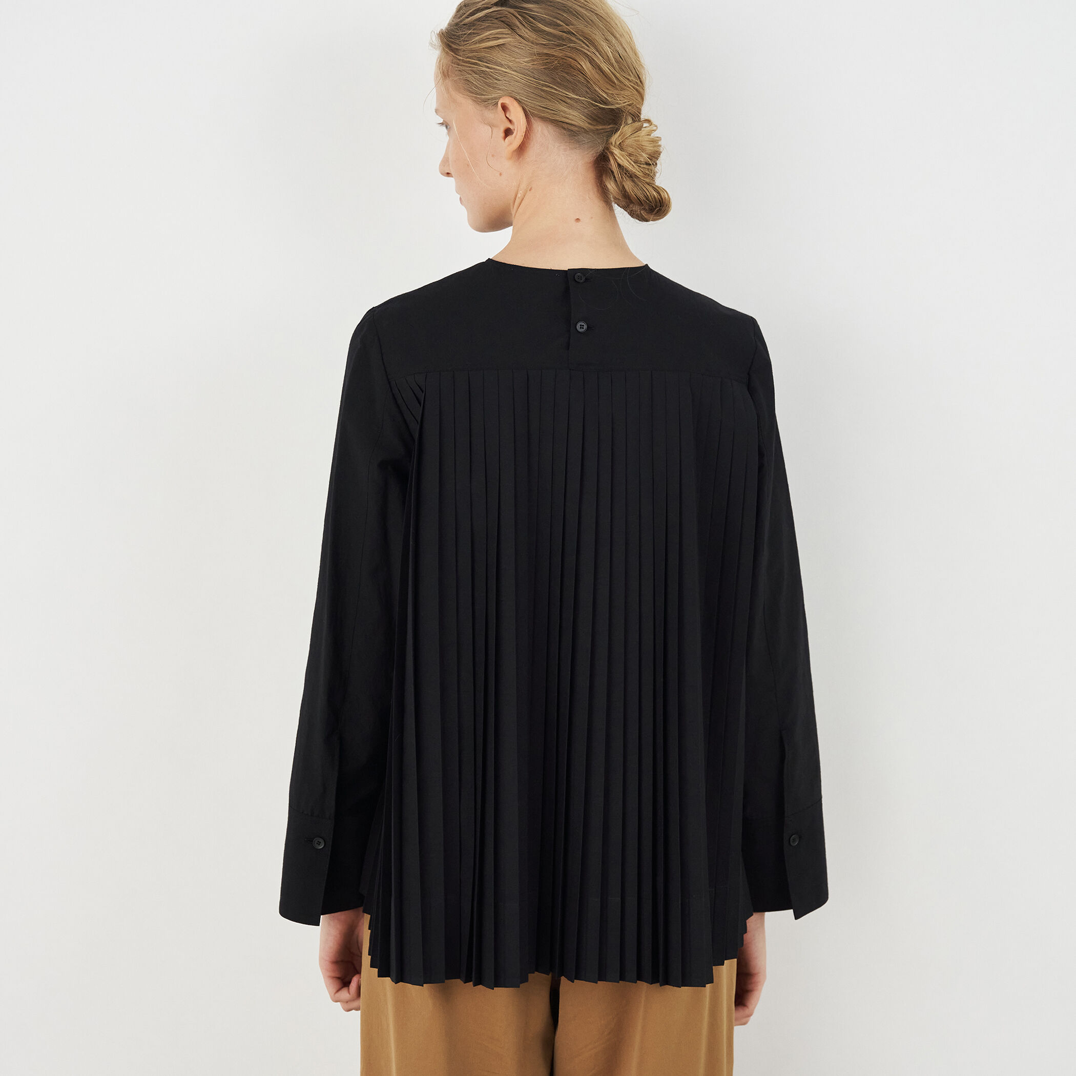 コットンナイロンシアータフタ バックプリーツブラウス