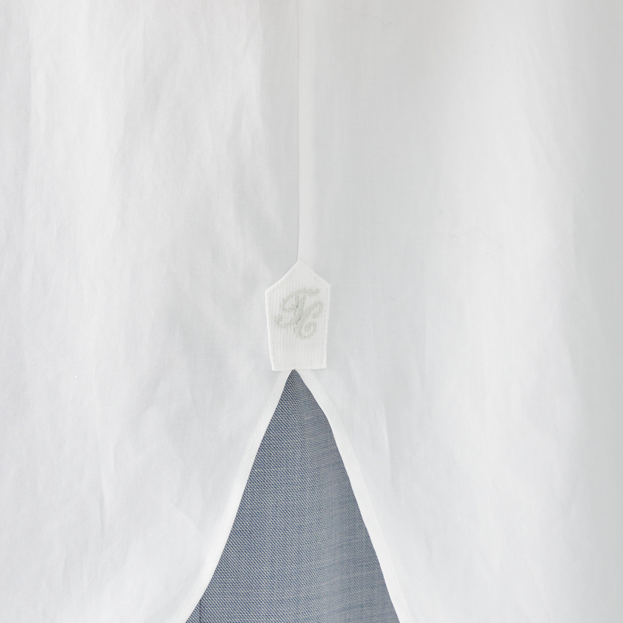 コンパクトブロード シフォンボウタイブラウス｜トゥモローランド 公式通販